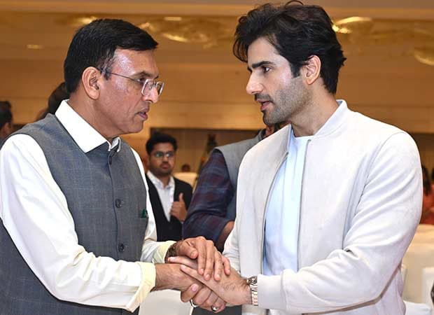 Bollywood Star Karan Tacker Honored as 'Fit India Champion'