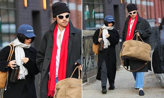 Harry & Zoe's Coordinated Airport Style Steals Show