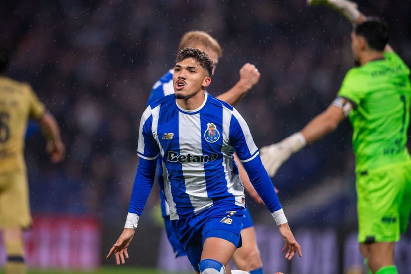 Porto Dominates, Aims to Extend League Lead
