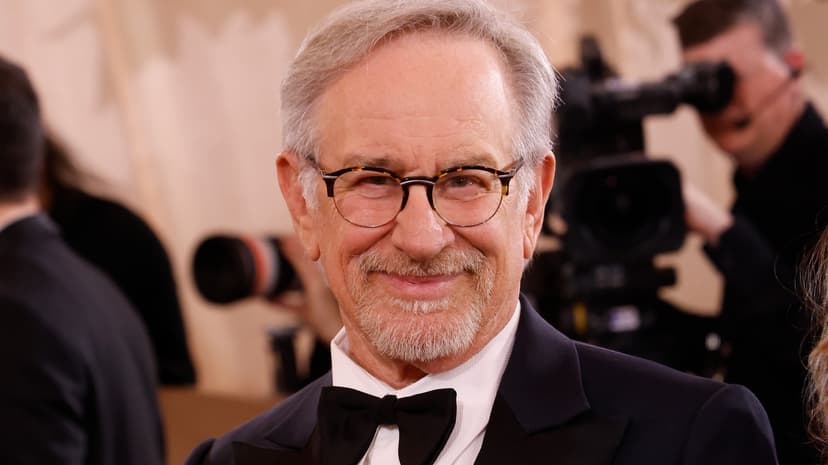 Shark Director Spielberg Prefers Crab Catchers on TV
