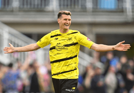 SRH replaces injured Edwards with England pacer Payne